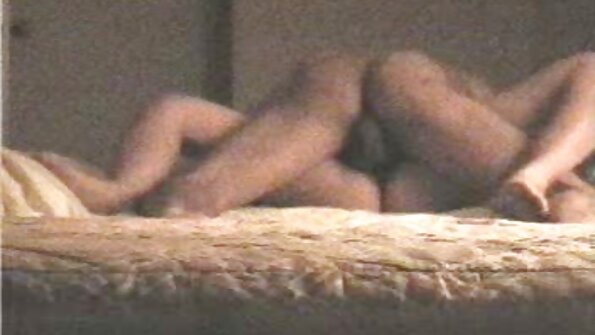 Khloe Kapri video porno di vecchie troie dai capelli viola ha una fissazione orale